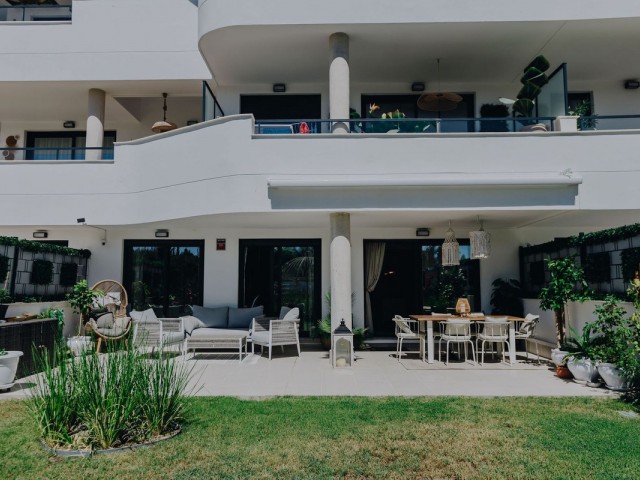 Apartamento con 2 Dormitorios  en Selwo