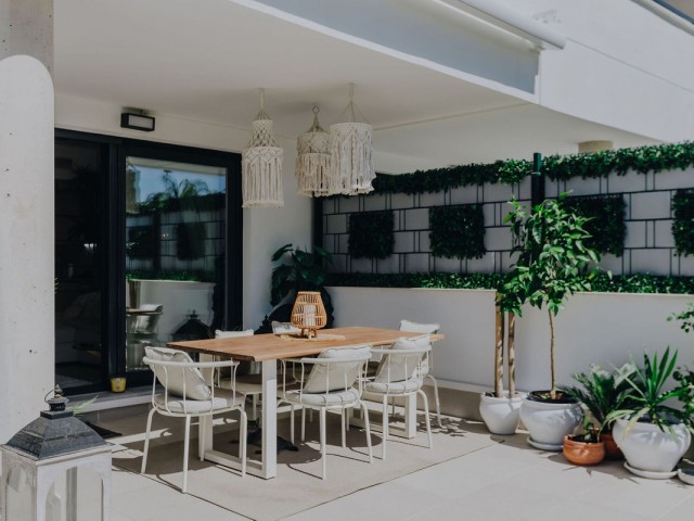 Apartamento con 2 Dormitorios  en Selwo