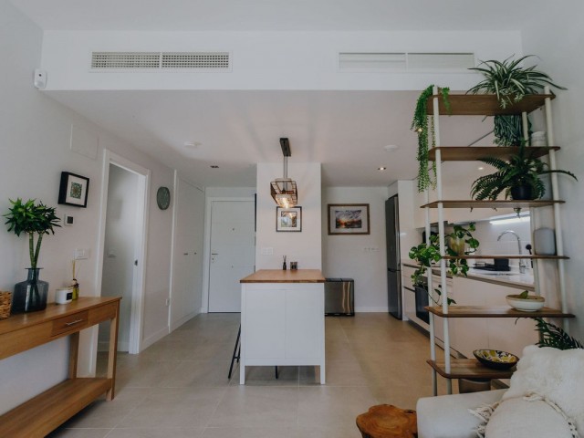 Apartamento con 2 Dormitorios  en Selwo