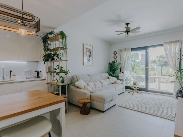 Apartamento con 2 Dormitorios  en Selwo