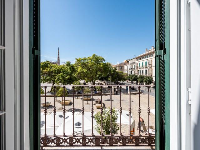 Apartamento con 4 Dormitorios  en Málaga Centro