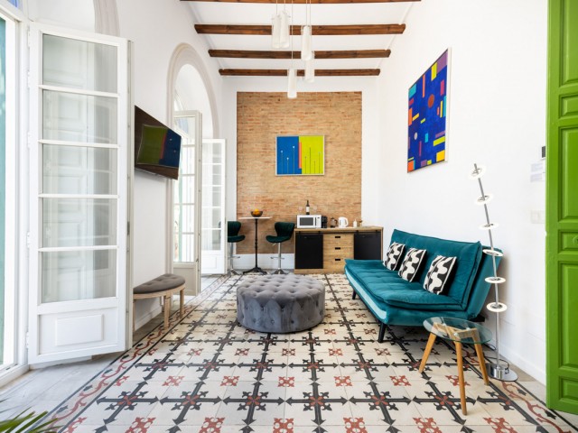 Apartamento con 4 Dormitorios  en Málaga Centro