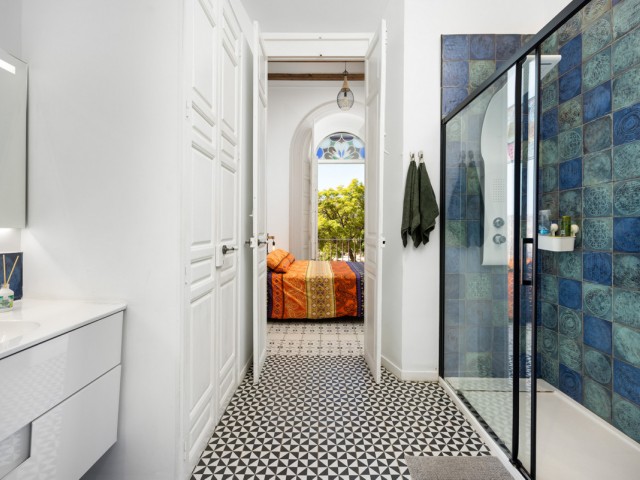 Apartamento con 4 Dormitorios  en Málaga Centro