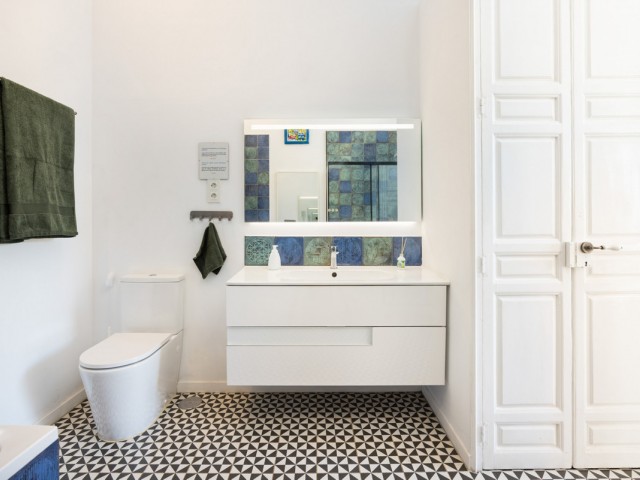 Apartamento con 4 Dormitorios  en Málaga Centro