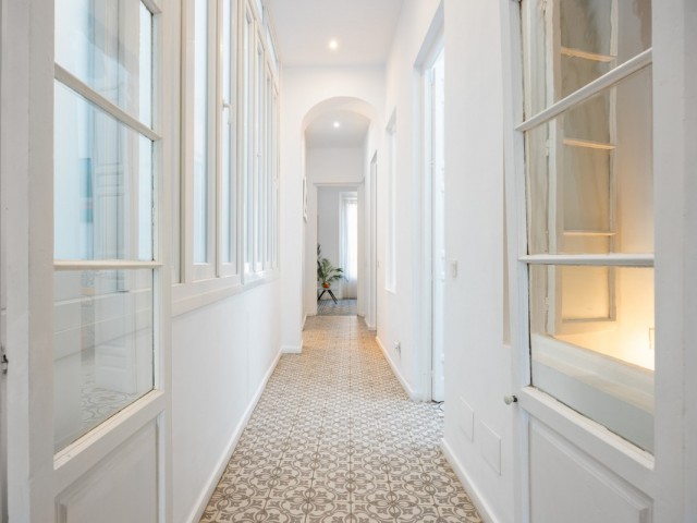 Apartamento con 4 Dormitorios  en Málaga Centro