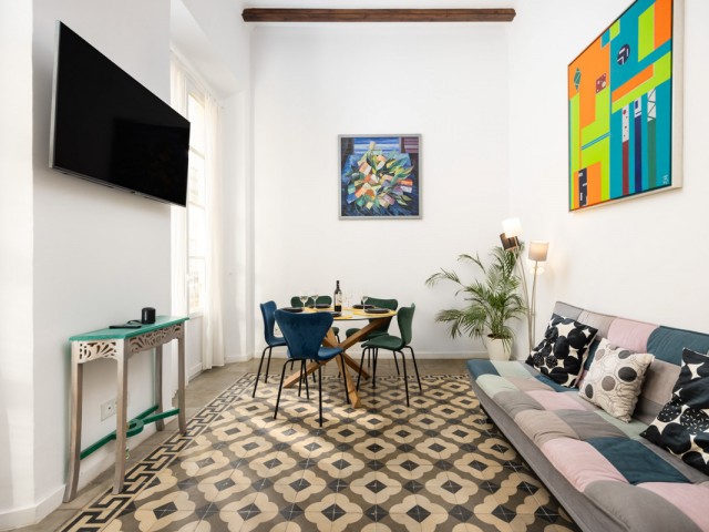 Apartamento con 4 Dormitorios  en Málaga Centro