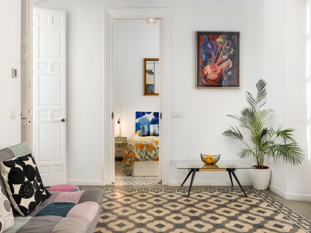 Apartamento con 4 Dormitorios  en Málaga Centro