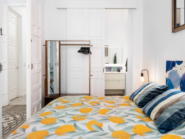 Apartamento con 4 Dormitorios  en Málaga Centro