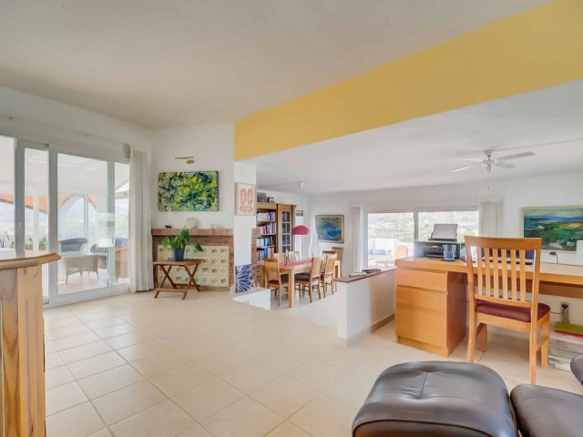 4 Schlafzimmer Villa in Sierrezuela