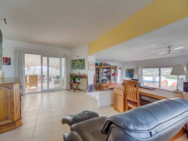 4 Schlafzimmer Villa in Sierrezuela