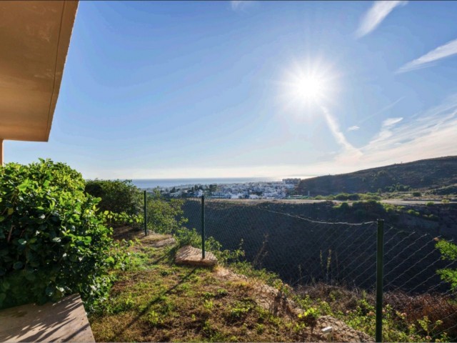 2 Bedrooms Apartment in Benahavís