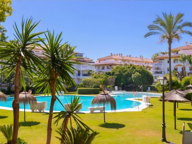 2 Bedrooms Apartment in Puerto Banús