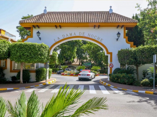 2 Bedrooms Apartment in Puerto Banús