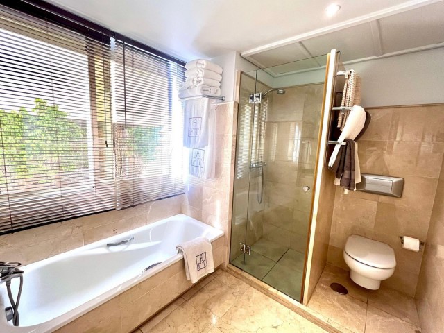 Apartment, Rio Real, R5250124