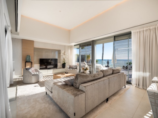 4 Bedrooms Villa in Estepona