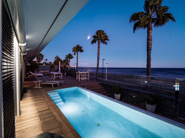 4 Bedrooms Villa in Estepona