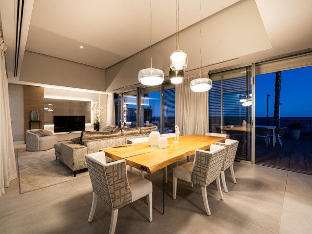 4 Bedrooms Villa in Estepona