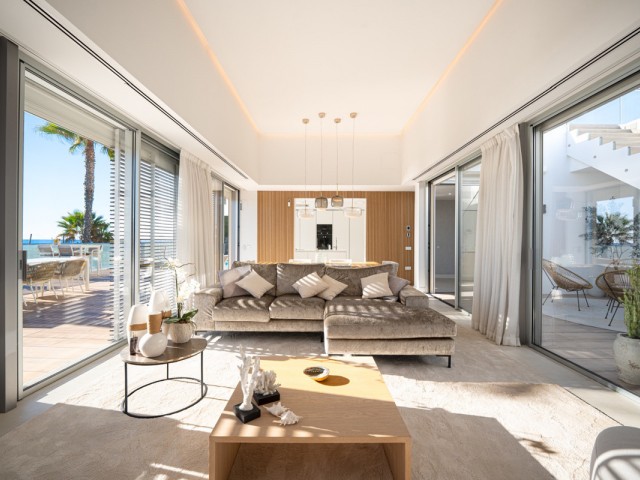 4 Bedrooms Villa in Estepona