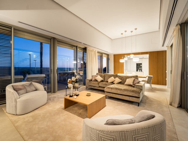 4 Bedrooms Villa in Estepona