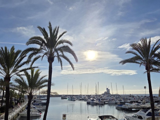 4 Bedrooms Villa in La Duquesa