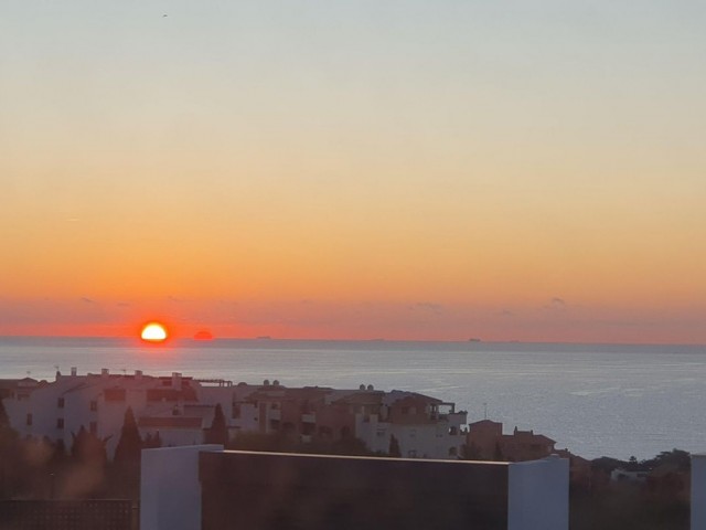 4 Bedrooms Villa in La Duquesa