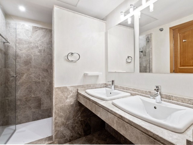 Apartamento con 3 Dormitorios  en Santa Clara