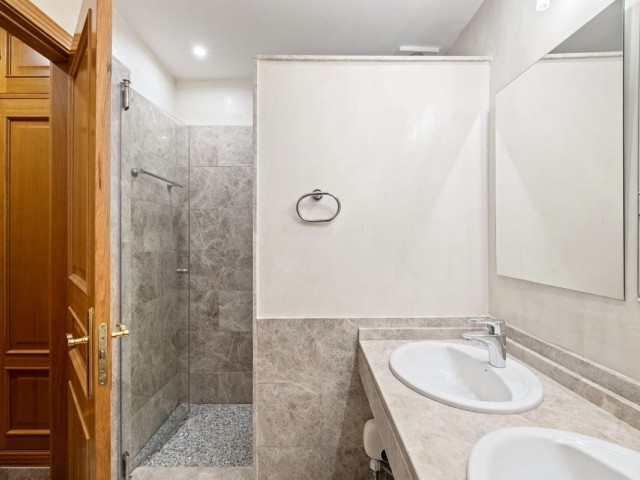 Apartamento con 3 Dormitorios  en Santa Clara