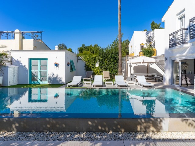 5 Bedrooms Villa in Estepona