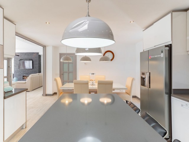 5 Bedrooms Villa in Estepona