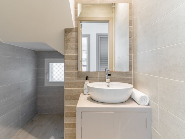 5 Bedrooms Villa in Estepona