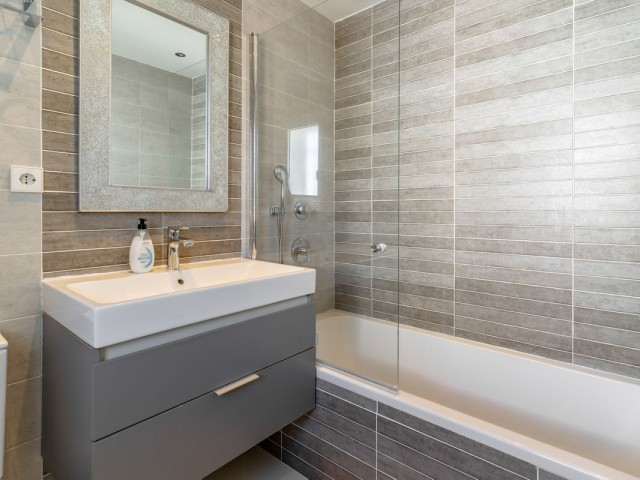 5 Bedrooms Villa in Estepona