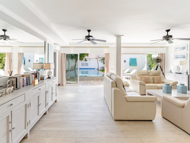 5 Bedrooms Villa in Estepona