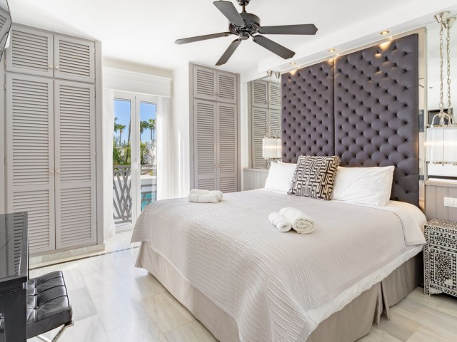 5 Bedrooms Villa in Estepona