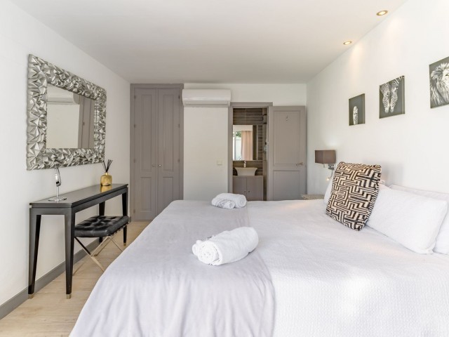 5 Bedrooms Villa in Estepona