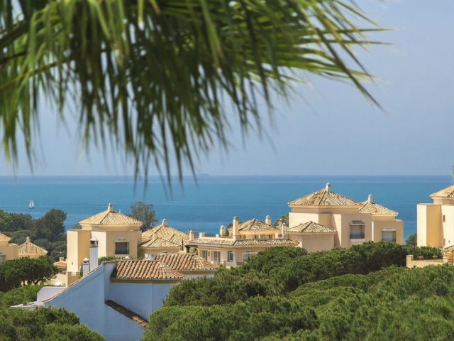 Villa con 4 Dormitorios  en Elviria