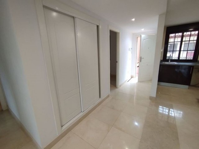 Apartamento con 4 Dormitorios  en Benalmadena Costa