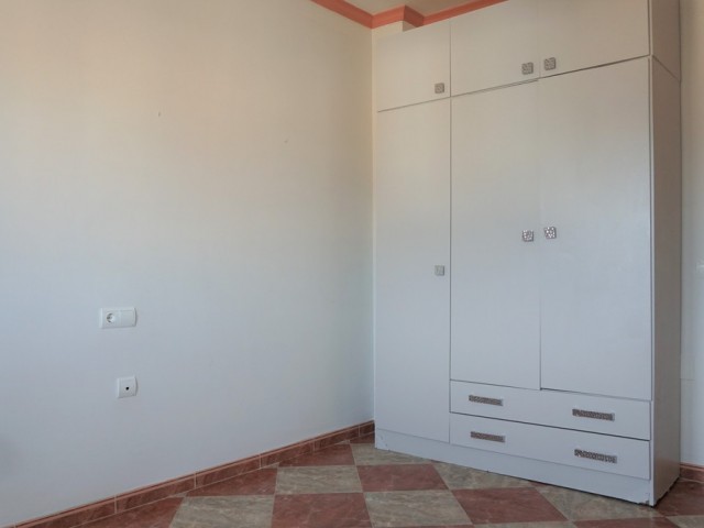 5 Bedrooms Apartment in Benamocarra