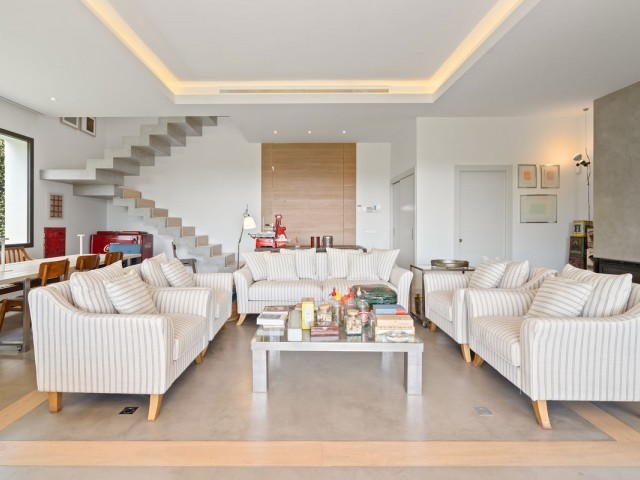 Villa avec 6 Chambres  à El Madroñal