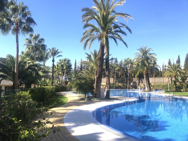 2 Bedrooms Apartment in Nueva Andalucía