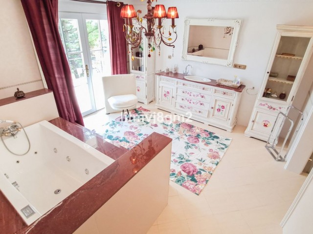 Villa avec 5 Chambres  à Benahavís