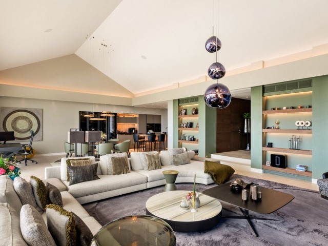 5 Bedrooms Villa in Benahavís