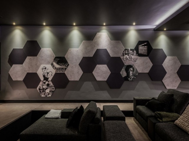 5 Bedrooms Villa in Benahavís