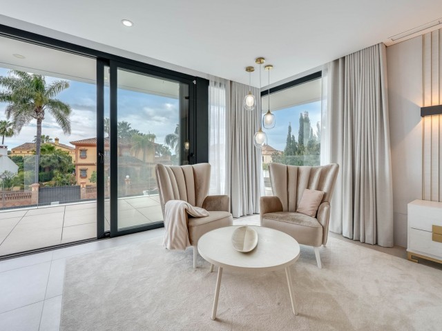 5 Bedrooms Villa in San Pedro de Alcántara