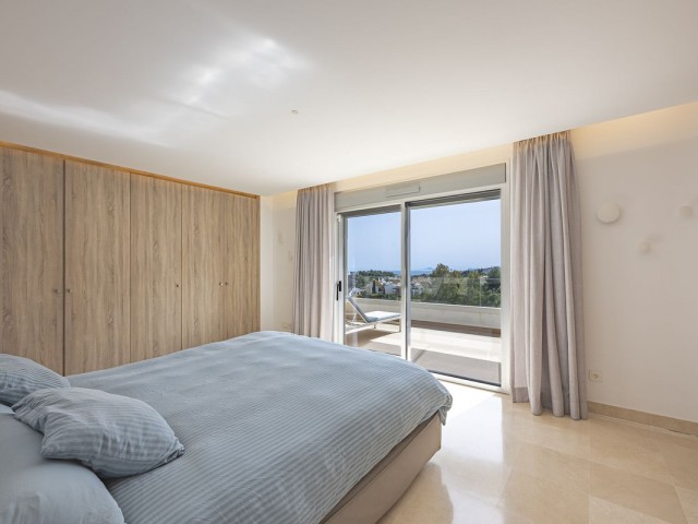 3 Bedrooms Apartment in Benahavís
