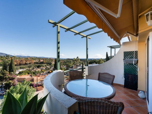 2 Bedrooms Apartment in Nueva Andalucía