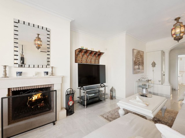 2 Bedrooms Apartment in Nueva Andalucía