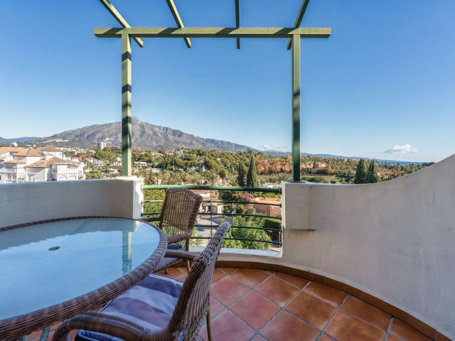 2 Bedrooms Apartment in Nueva Andalucía