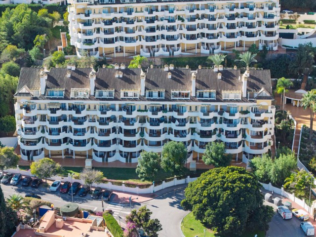 2 Bedrooms Apartment in Nueva Andalucía