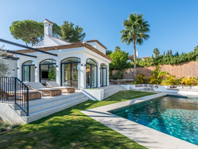 4 Bedrooms Villa in Nueva Andalucía