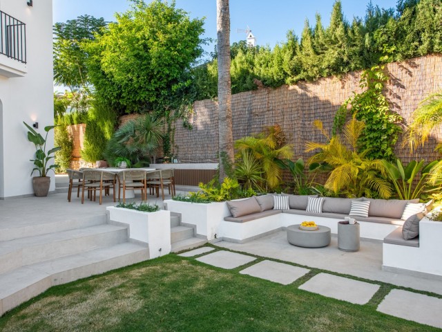 4 Bedrooms Villa in Nueva Andalucía